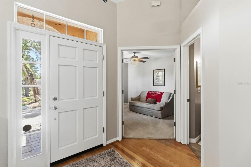 Image 4 of property listing at 2043 SAWGRASS DRIVE, Apopka, FL 32712