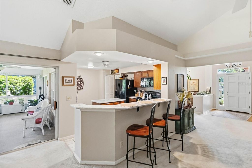 Image 7 of property listing at 2043 SAWGRASS DRIVE, Apopka, FL 32712