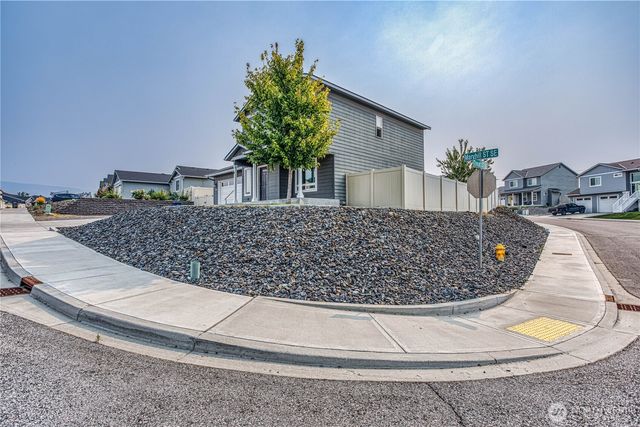 2202 Maryhill Street SE, East Wenatchee, WA 98802