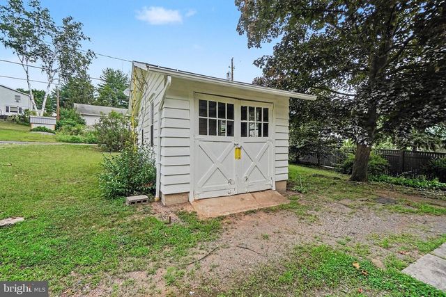 941 STATE ST, Millersburg, PA 17061