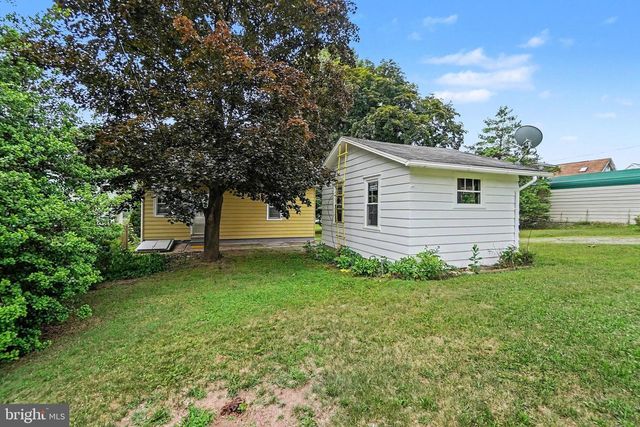 941 STATE ST, Millersburg, PA 17061