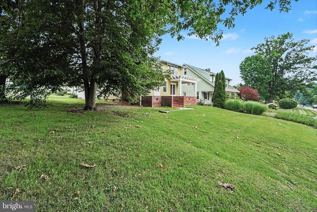 941 STATE ST, Millersburg, PA 17061