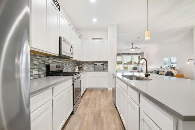 124 Patrick Herndon DR, Bastrop, TX 78602