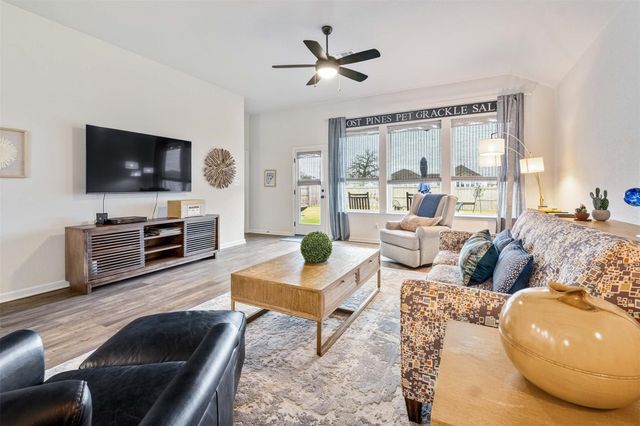 124 Patrick Herndon DR, Bastrop, TX 78602