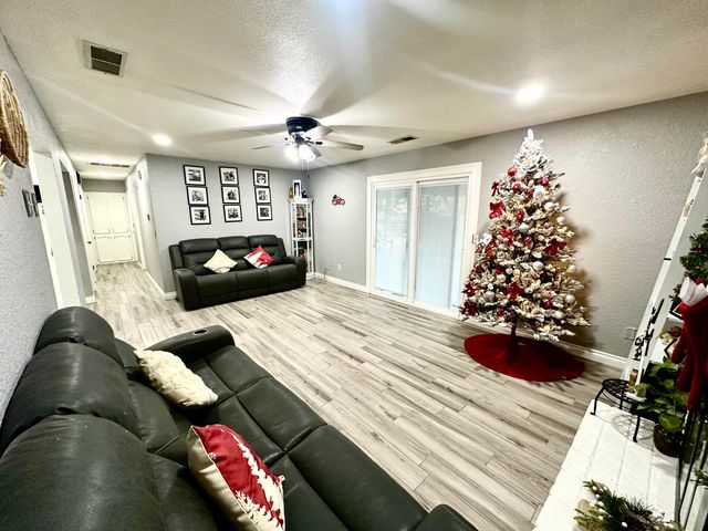 1060 W Thurman Avenue, Porterville, CA 93257