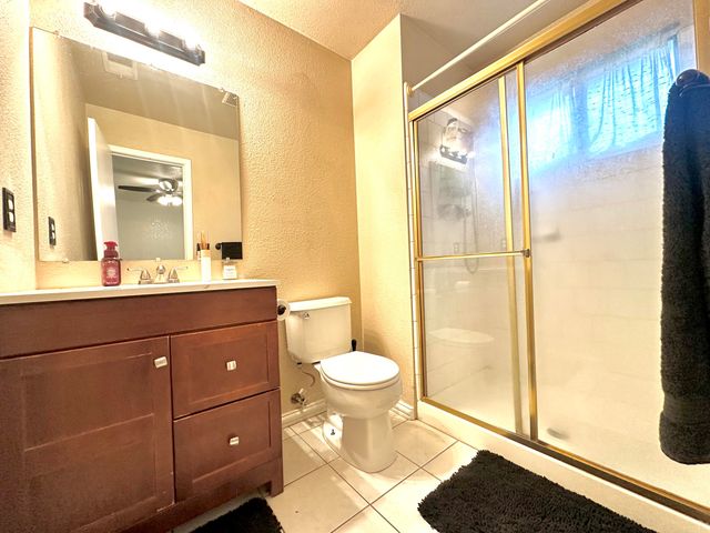 1060 W Thurman Avenue, Porterville, CA 93257