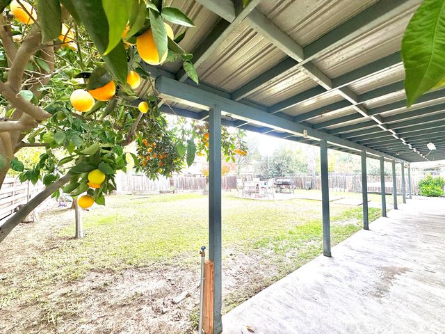 1060 W Thurman Avenue, Porterville, CA 93257