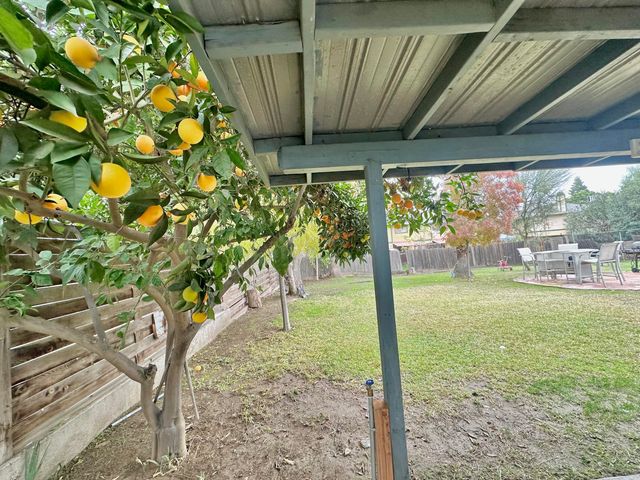 1060 W Thurman Avenue, Porterville, CA 93257