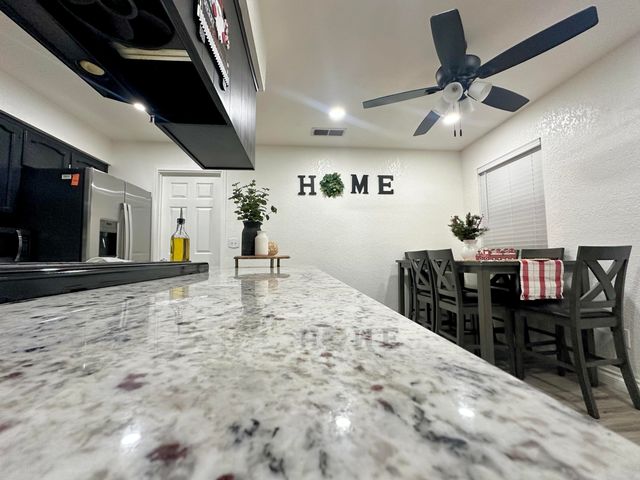 1060 W Thurman Avenue, Porterville, CA 93257