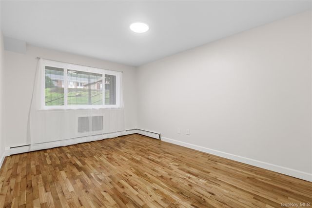 2 Woods End Circle L, Peekskill, NY 10566