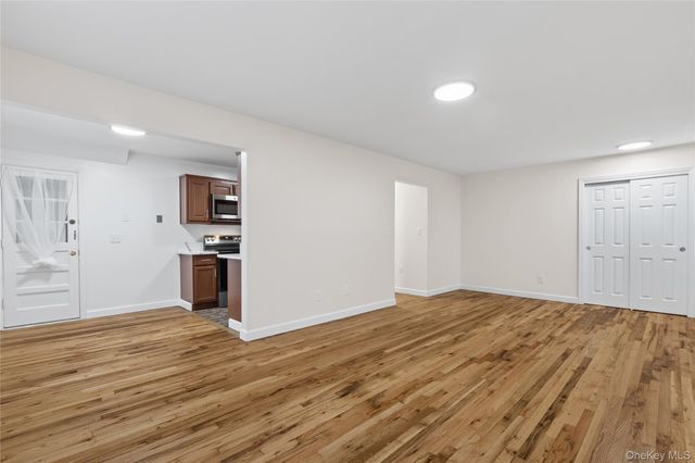 2 Woods End Circle L, Peekskill, NY 10566