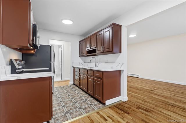 2 Woods End Circle L, Peekskill, NY 10566