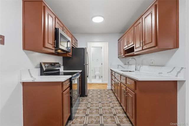2 Woods End Circle L, Peekskill, NY 10566
