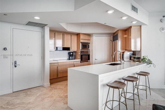 1000 S Pointe Dr 1205, Miami Beach, FL 33139