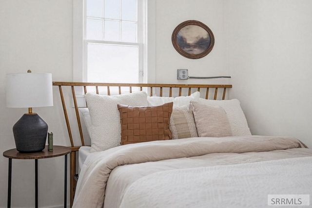 821 E 10th Street, Idaho Falls, ID 83401