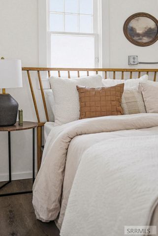 821 E 10th Street, Idaho Falls, ID 83401