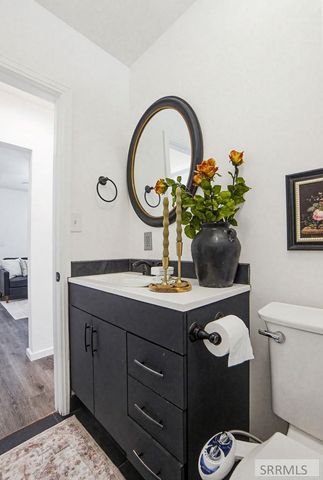 821 E 10th Street, Idaho Falls, ID 83401