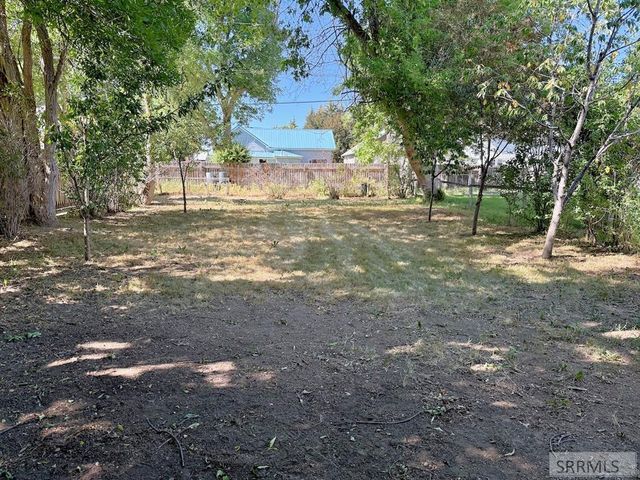 821 E 10th Street, Idaho Falls, ID 83401