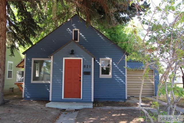 821 E 10th Street, Idaho Falls, ID 83401