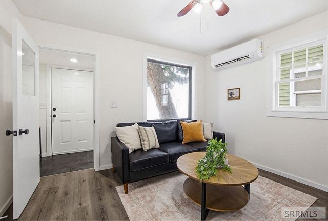 821 E 10th Street, Idaho Falls, ID 83401