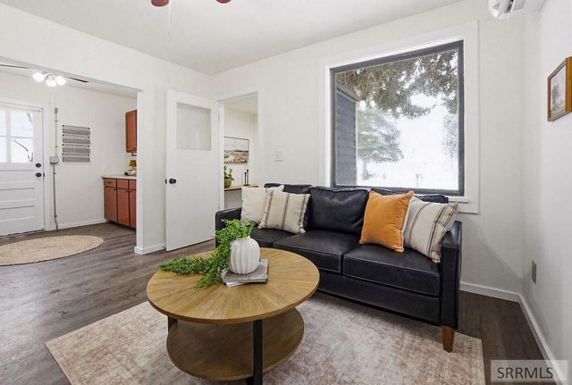 821 E 10th Street, Idaho Falls, ID 83401