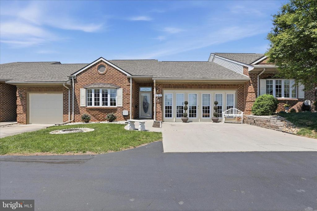 Image 1 of property listing at 352 SUNBROOK LN #117, Hagerstown, MD 21742