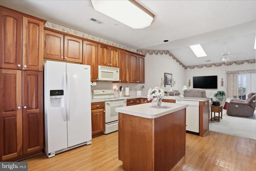 Image 12 of property listing at 352 SUNBROOK LN #117, Hagerstown, MD 21742