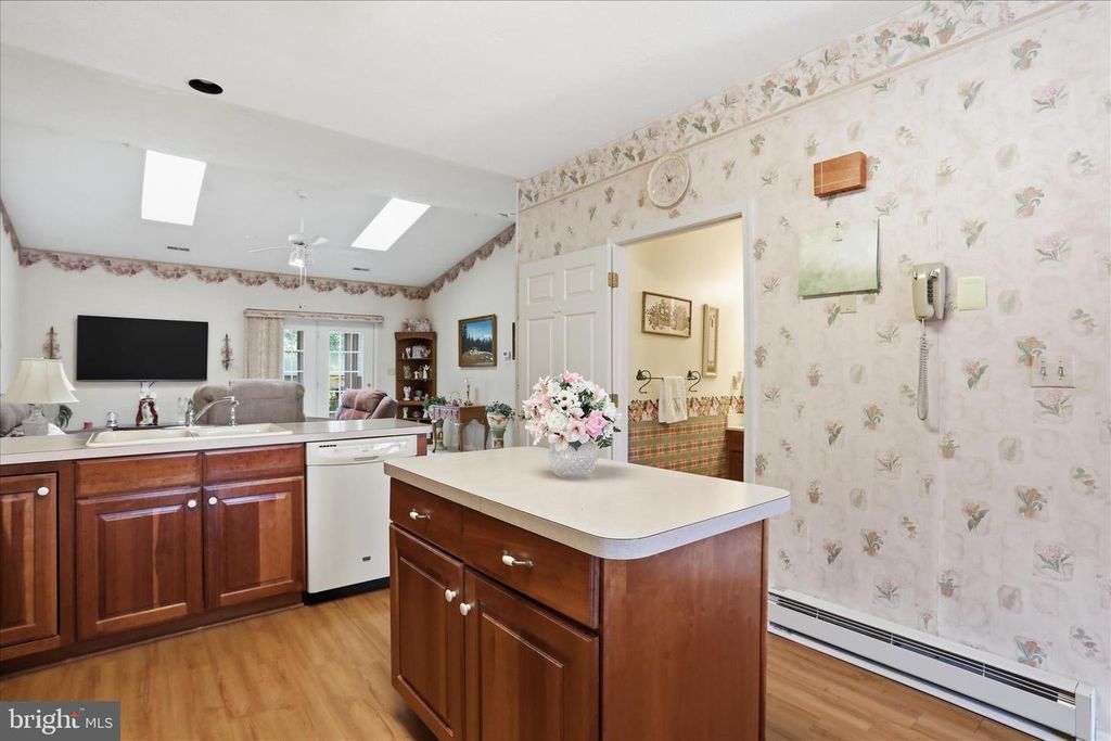 Image 13 of property listing at 352 SUNBROOK LN #117, Hagerstown, MD 21742