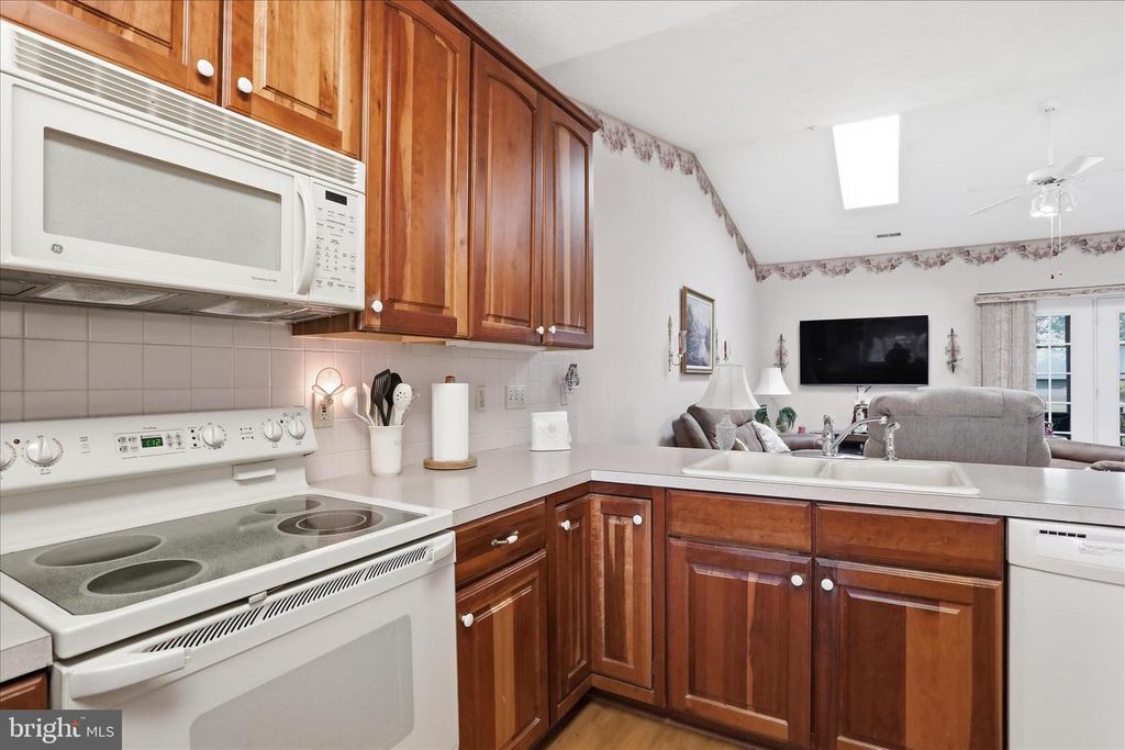 Image 14 of property listing at 352 SUNBROOK LN #117, Hagerstown, MD 21742