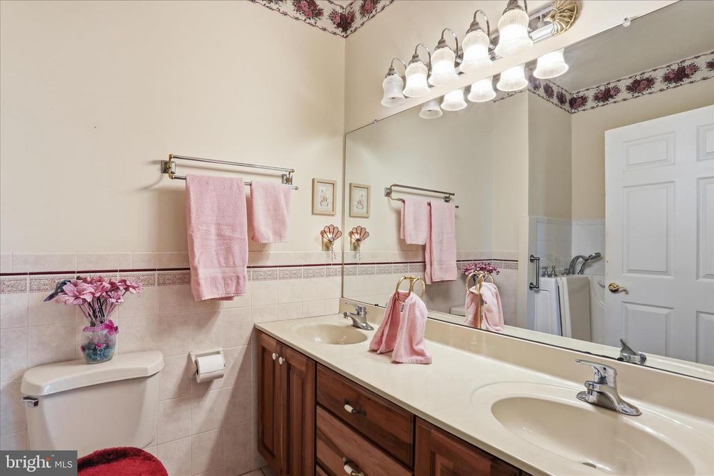 Image 28 of property listing at 352 SUNBROOK LN #117, Hagerstown, MD 21742