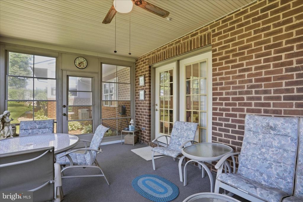 Image 31 of property listing at 352 SUNBROOK LN #117, Hagerstown, MD 21742