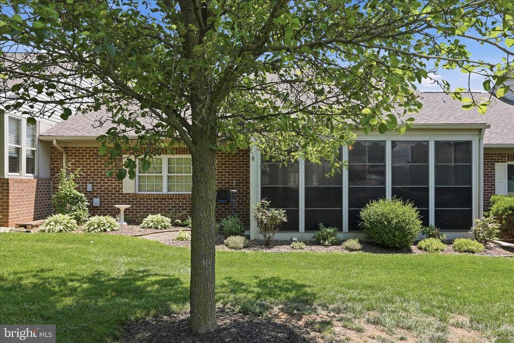 Image 35 of property listing at 352 SUNBROOK LN #117, Hagerstown, MD 21742
