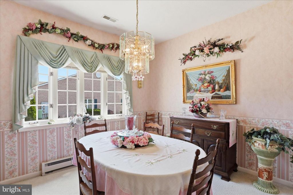 Image 6 of property listing at 352 SUNBROOK LN #117, Hagerstown, MD 21742