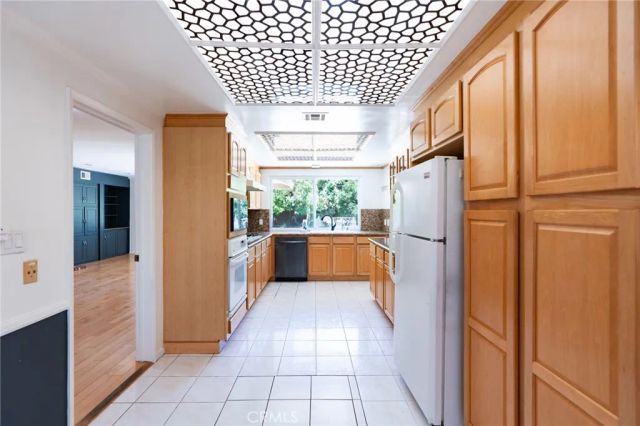 333 W Wistaria Avenue, Arcadia, CA 91007