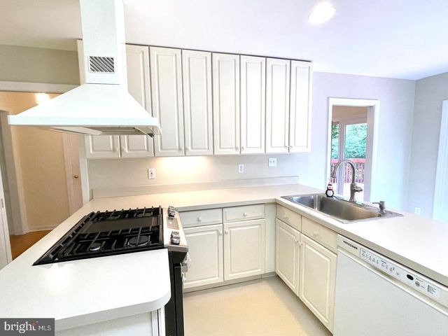 33 MONROE LN, Princeton, NJ 08540