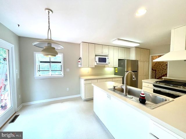 33 MONROE LN, Princeton, NJ 08540