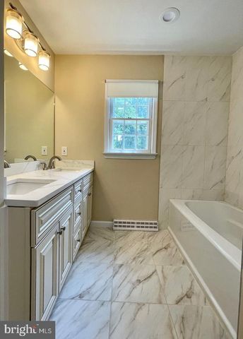 33 MONROE LN, Princeton, NJ 08540