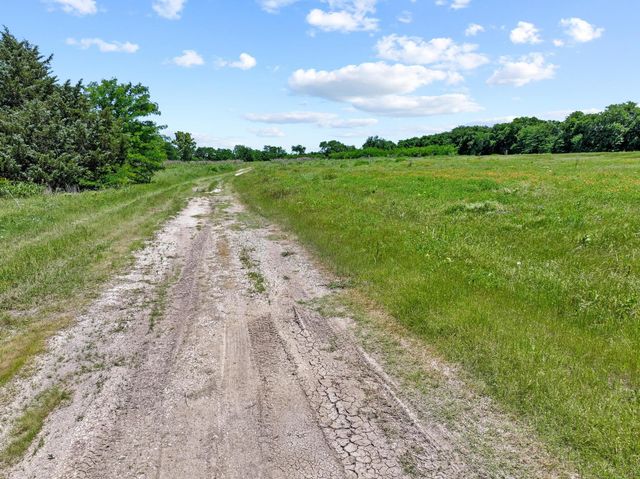 747 Vineyard Road, Gunter, TX 75058