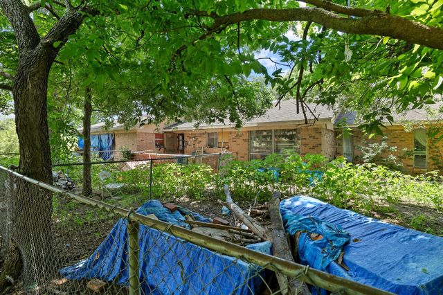 747 Vineyard Road, Gunter, TX 75058