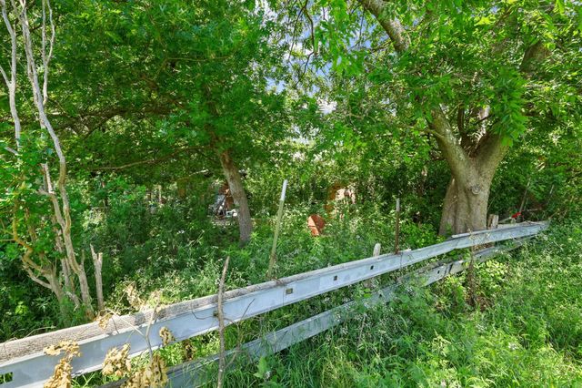 747 Vineyard Road, Gunter, TX 75058