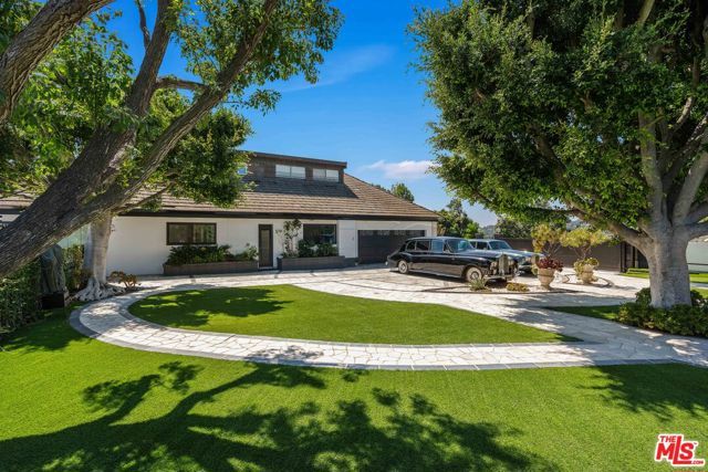8416 Skyline Drive, Los Angeles, CA 90046