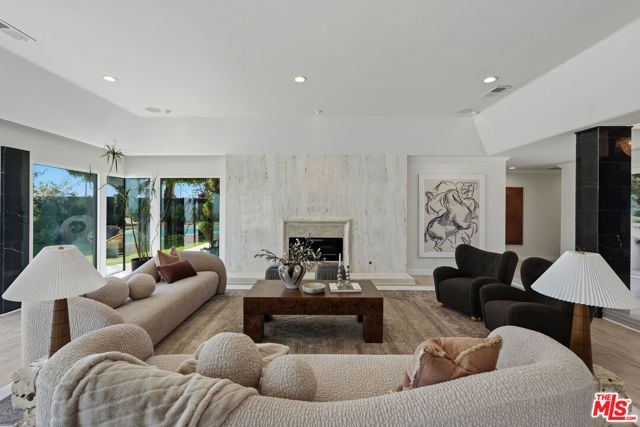 8416 Skyline Drive, Los Angeles, CA 90046