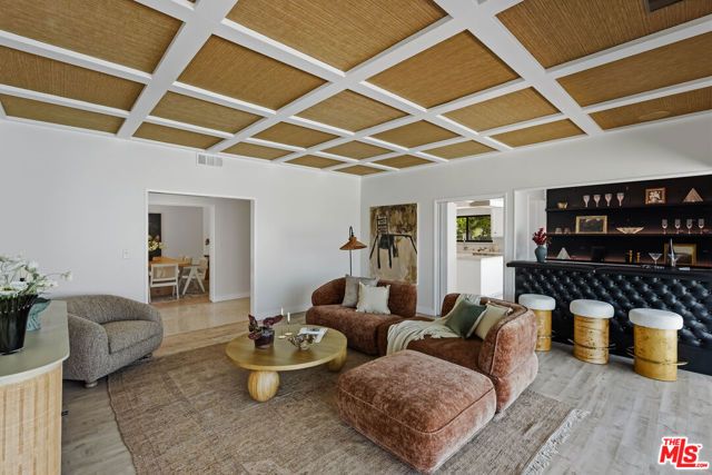 8416 Skyline Drive, Los Angeles, CA 90046