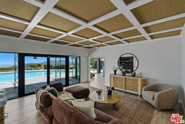 8416 Skyline Drive, Los Angeles, CA 90046