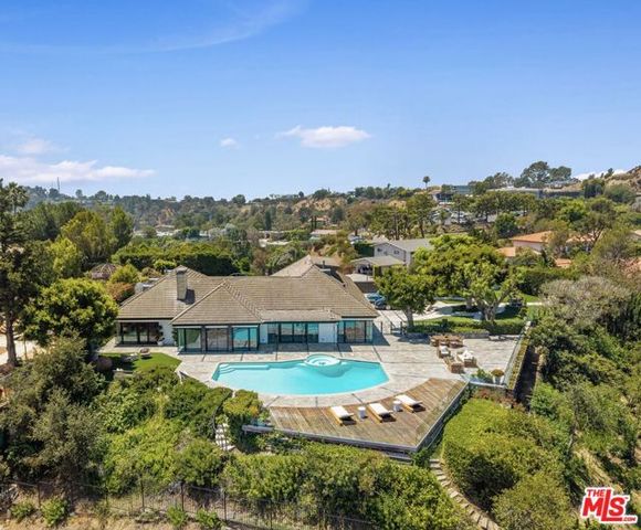 8416 Skyline Drive, Los Angeles, CA 90046