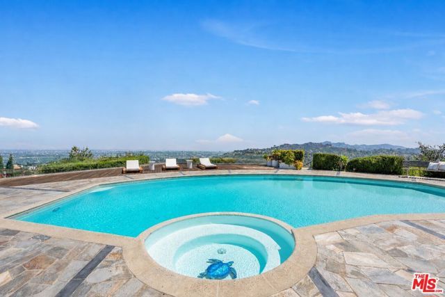 8416 Skyline Drive, Los Angeles, CA 90046