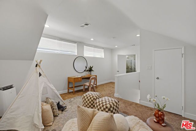 8416 Skyline Drive, Los Angeles, CA 90046