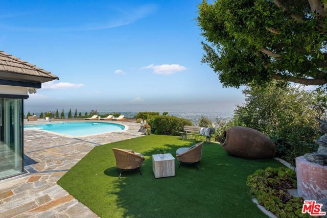 8416 Skyline Drive, Los Angeles, CA 90046