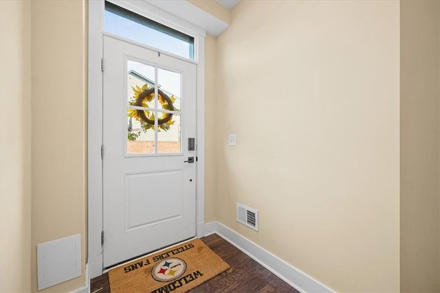 202 Kousa Ln, Peters Twp, PA 15367