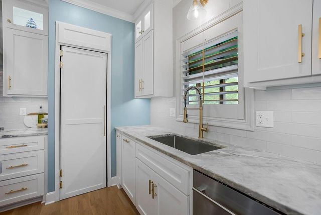 3006 W 147th Street, Leawood, KS 66224